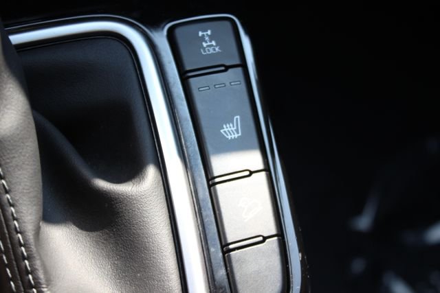 Used 2024 White Kia S image 12