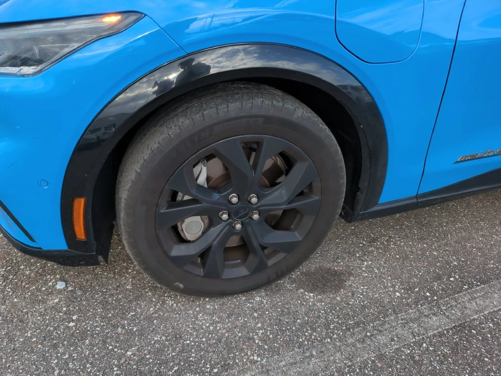 Used 2023 Blue Ford Premium image 9
