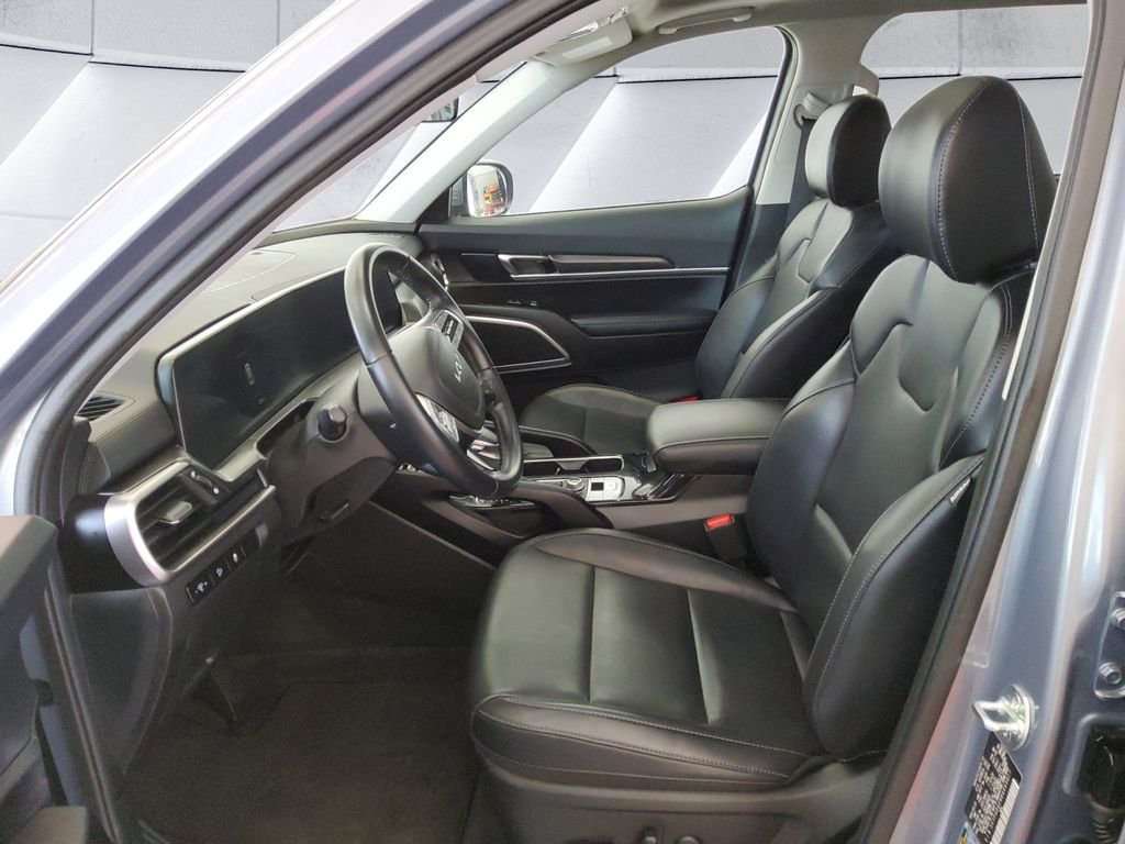 Certified Used 2024 Silver Kia S image 7