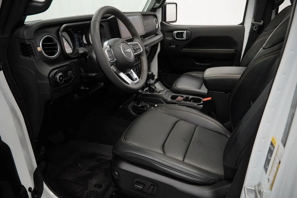 Used 2024 White Jeep Sahara image 14