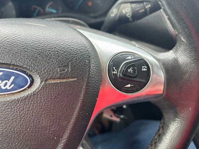 Used 2016 White Ford XLT image 9