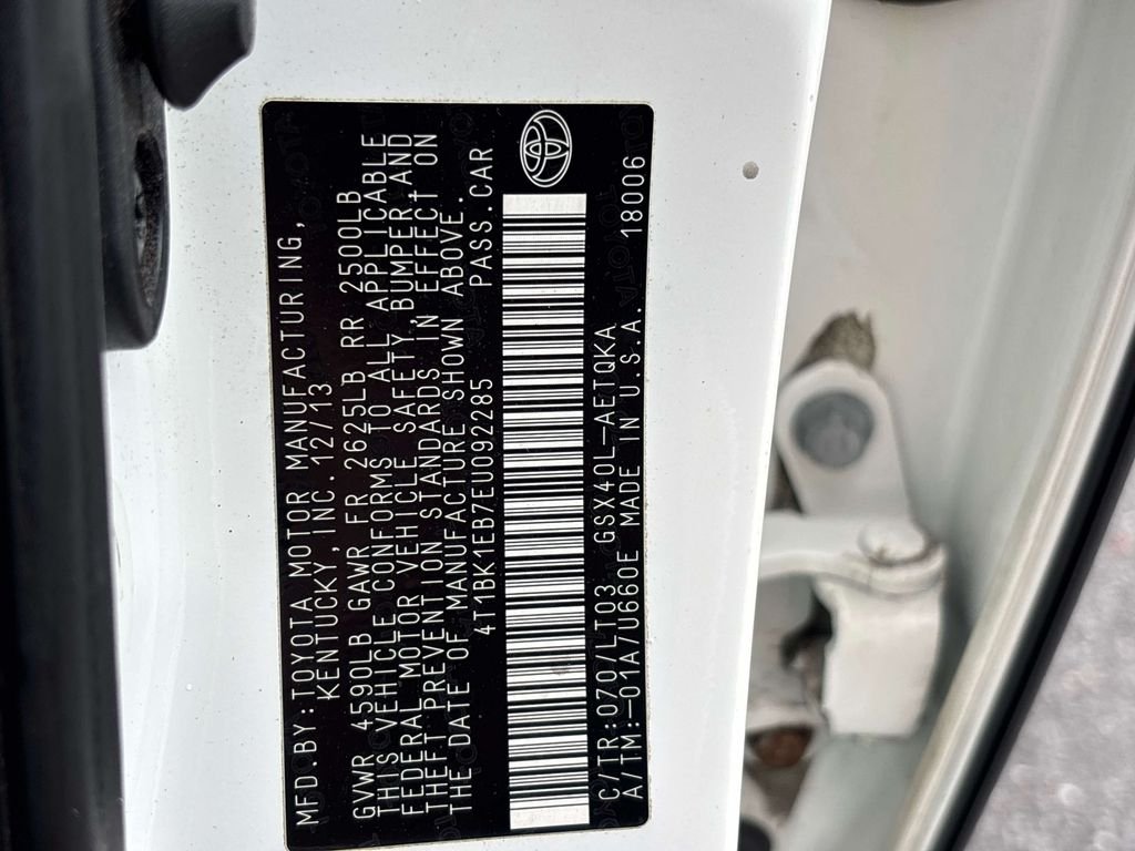 Used 2014 White Toyota XLE Touring image 32