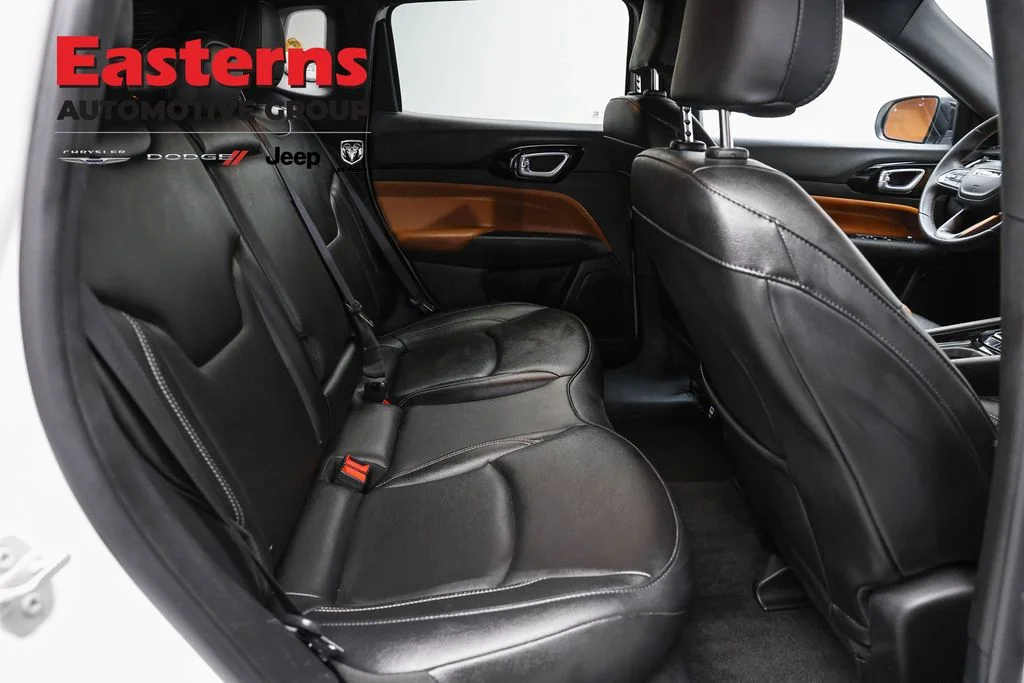 Used 2025 White Jeep Limited image 22