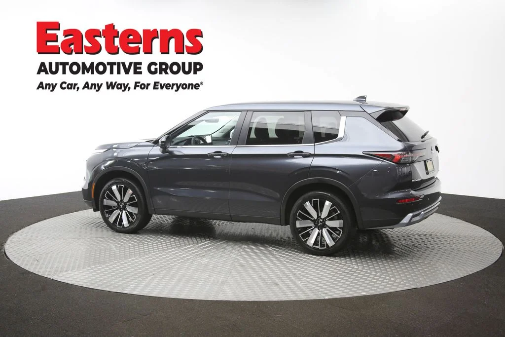 Used 2025 Gray Mitsubishi SE image 57