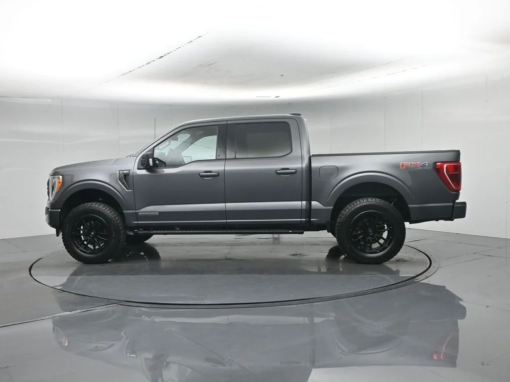 Used 2023 Gray Ford XLT image 32