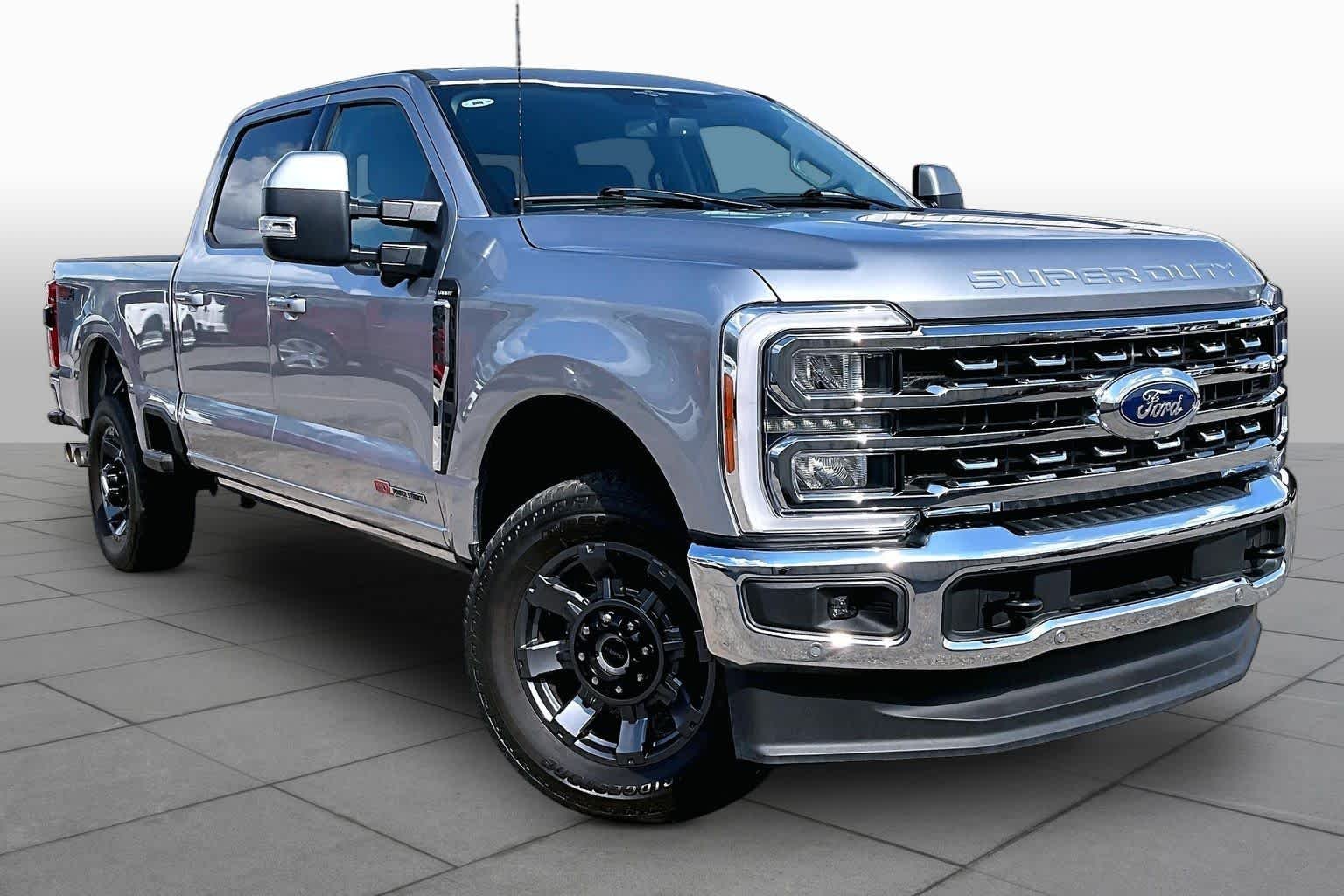 Used 2023 Iconic Silver Metallic Ford LARIAT image 3