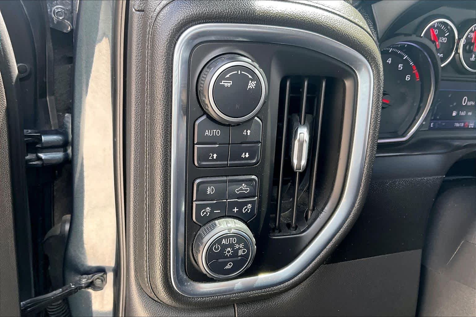 Used 2019 Shadow Gray Metallic Chevrolet RST image 14