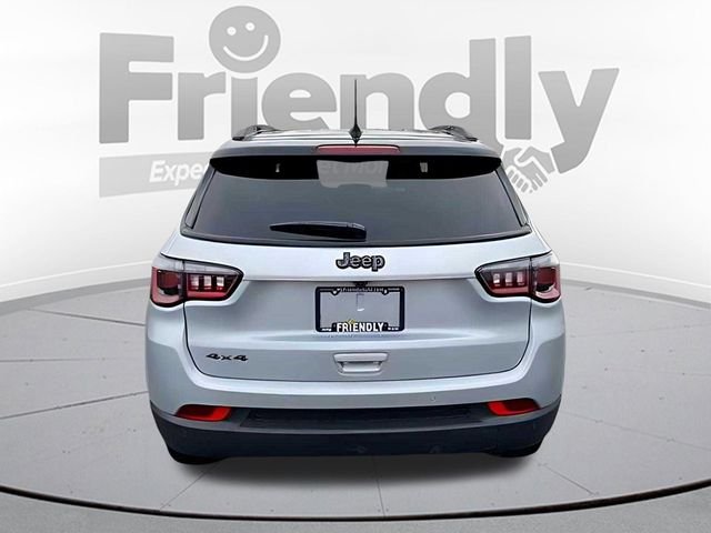 New 2026 Silver Zynith Metallic Clear-Coat Exterior Paint Jeep Limited image 6