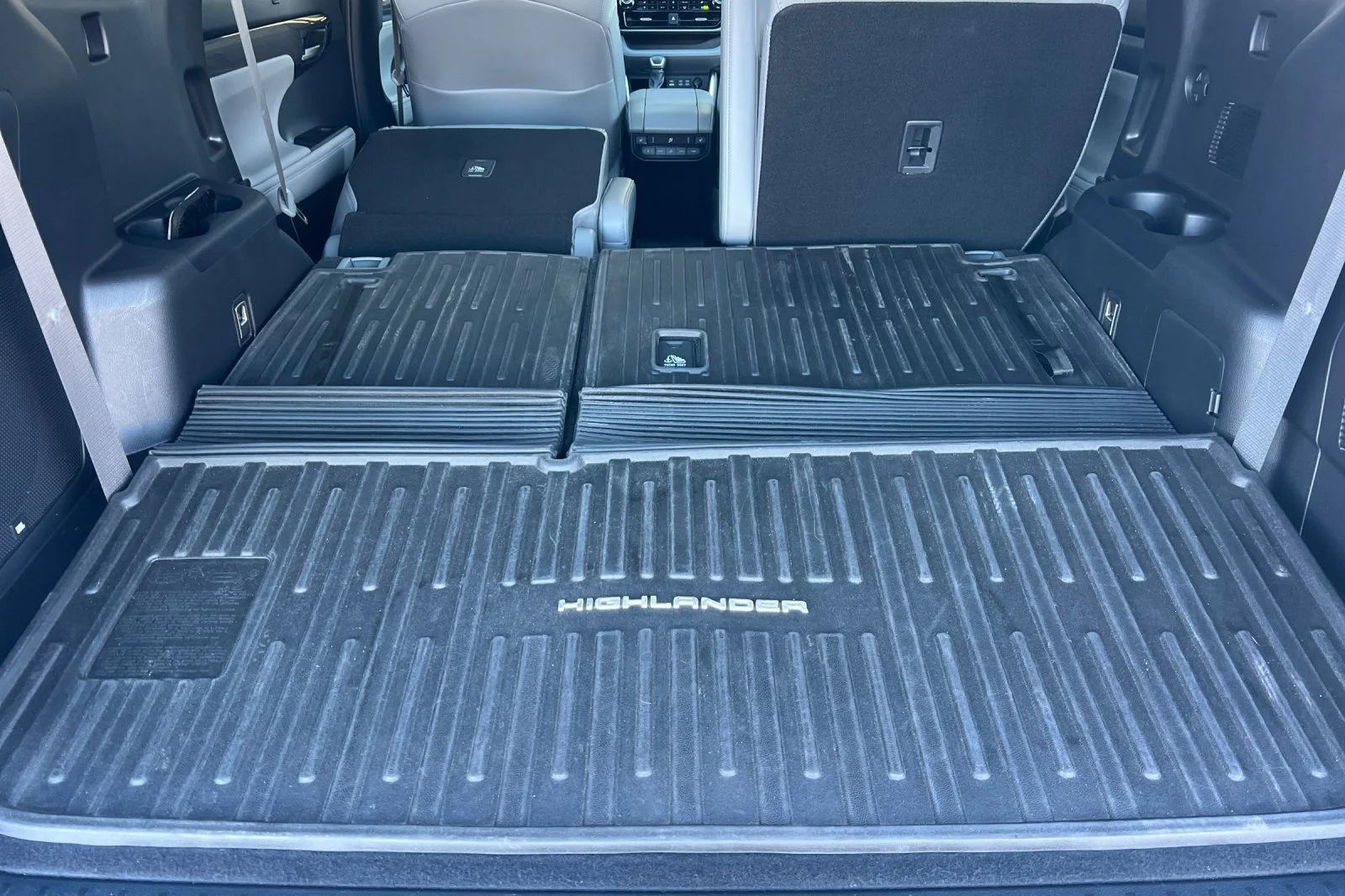 Certified Used 2022 Wind Chill Pearl Toyota Platinum image 17