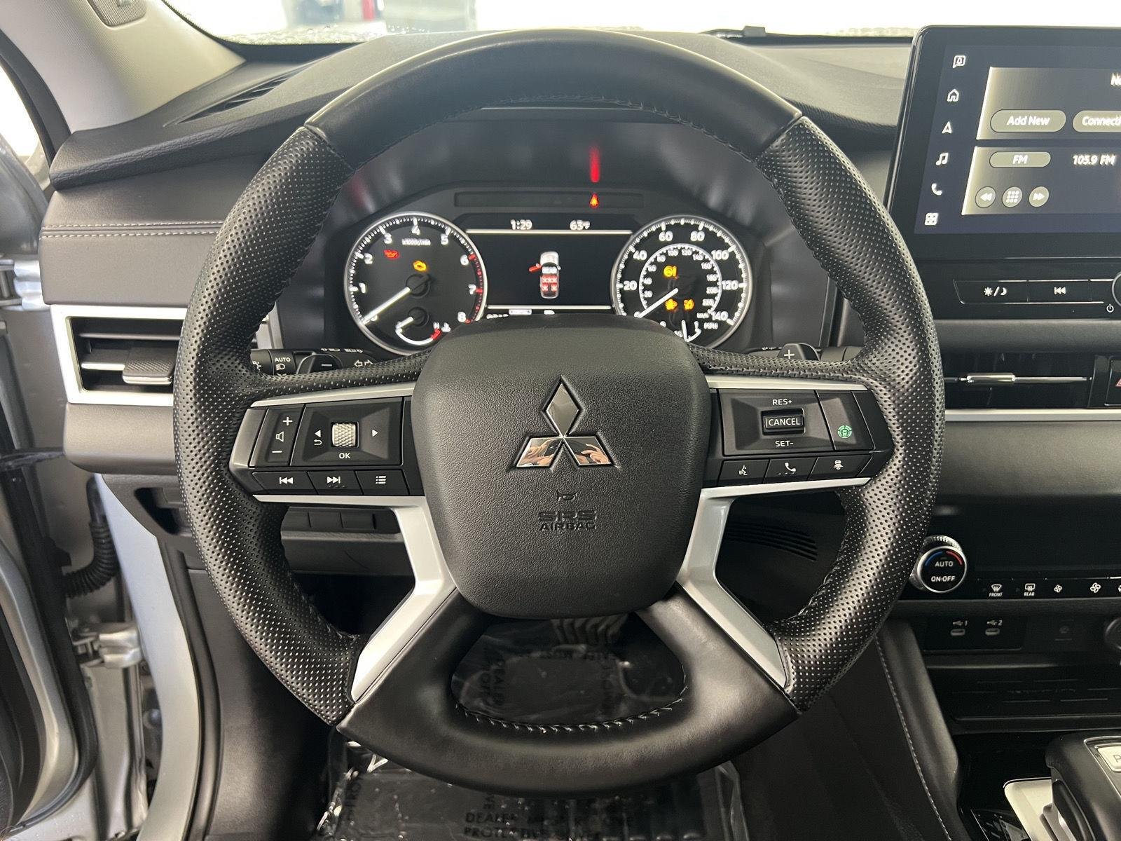 2025 Mitsubishi Outlander SE - Photo 15