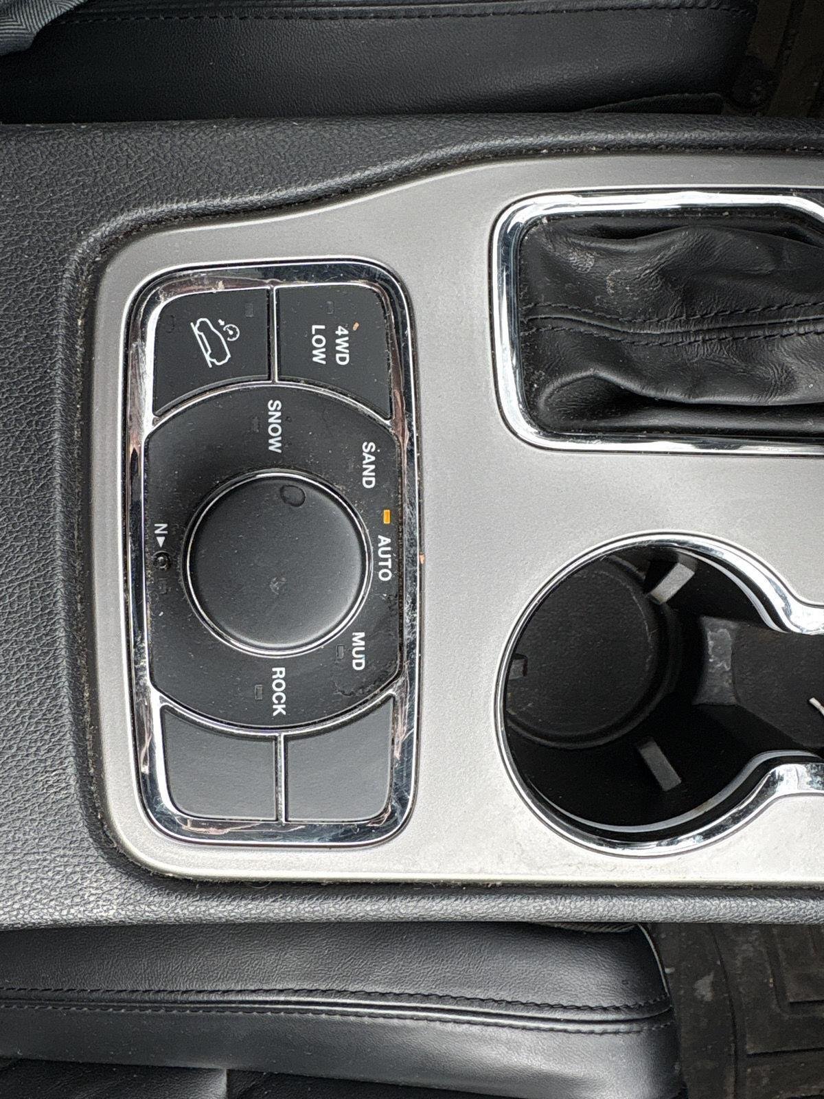 Used 2022 Bright White Clearcoat Jeep Limited image 13