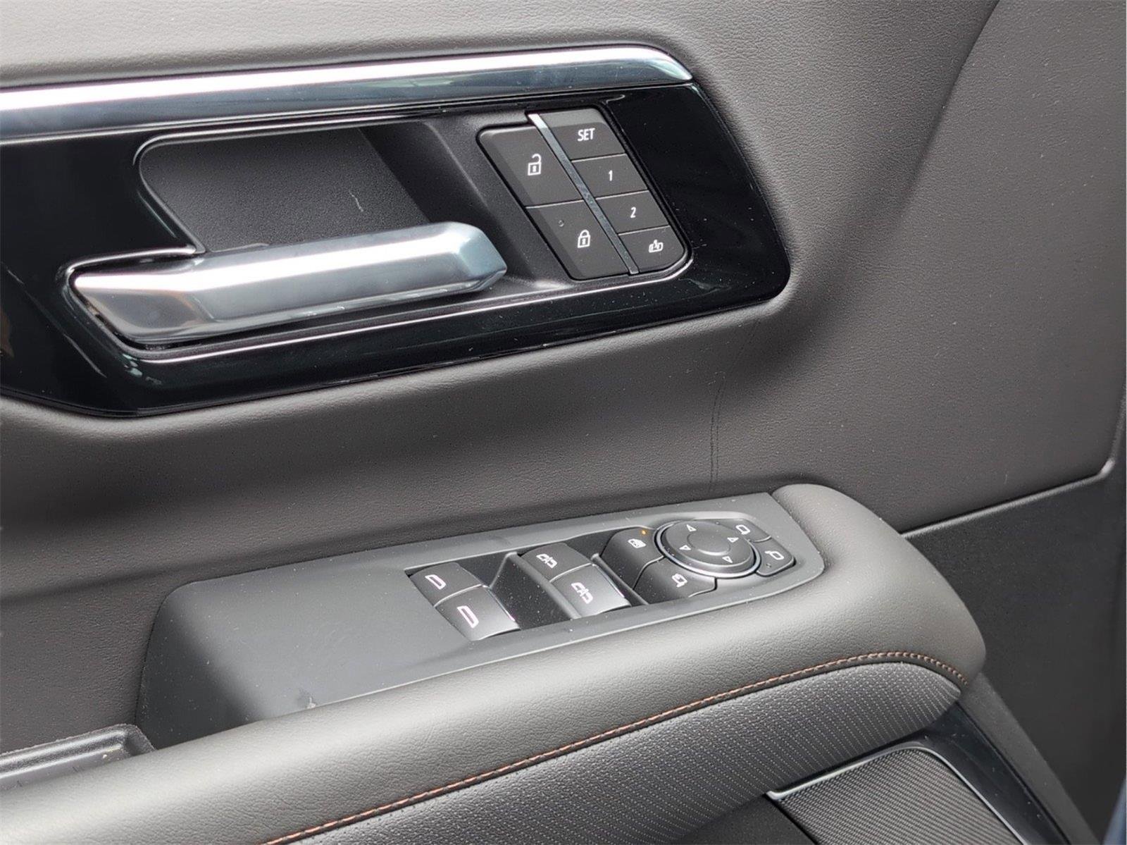 2026 Chevrolet Suburban High Country - Photo 17