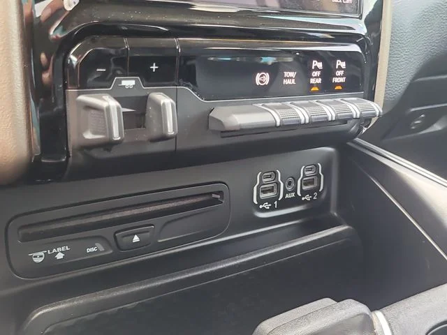 Used 2019 Silver Ram Laramie image 28