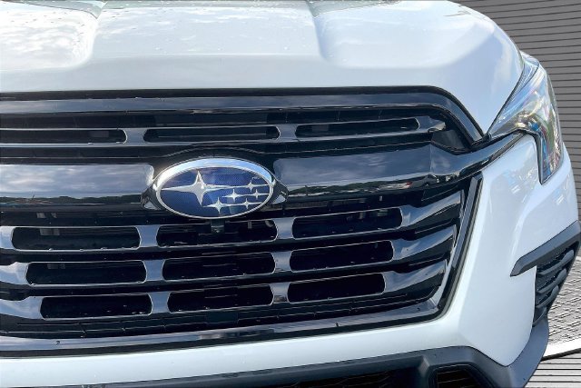 Used 2025 White Subaru Onyx Edition Touring image 35