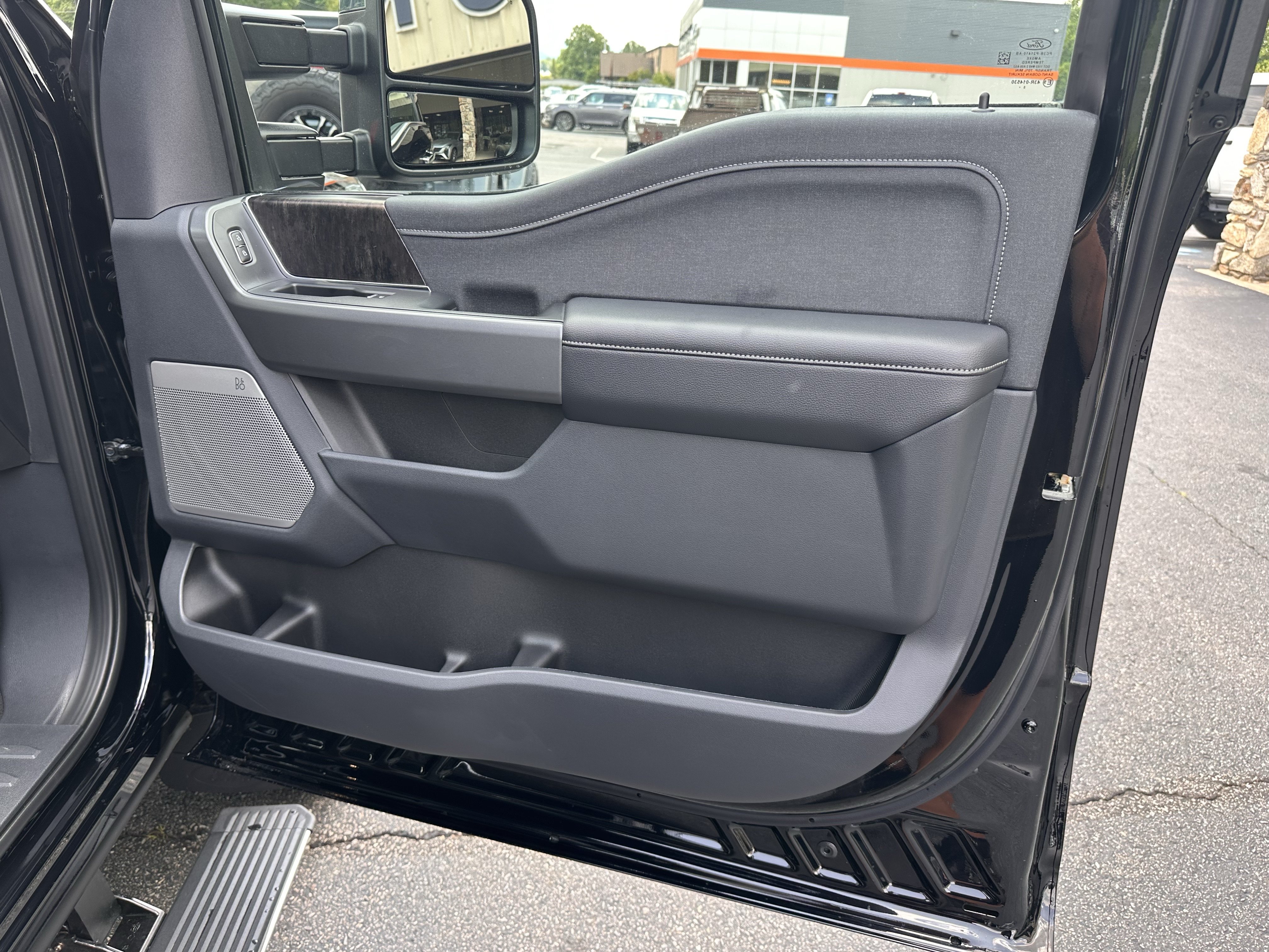 Used 2026 Agate Black Metallic Ford LARIAT image 15