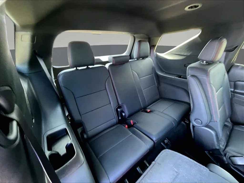 Used 2025 Black Chevrolet Z71 image 29