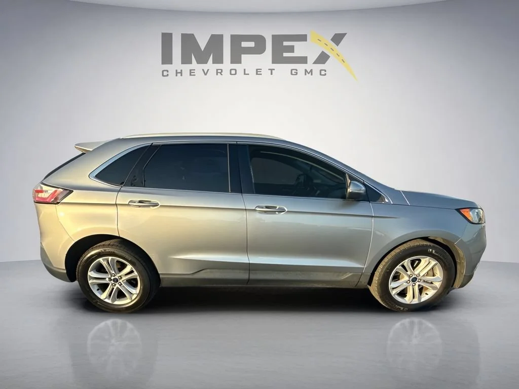 Used 2020  Ford SEL image 6