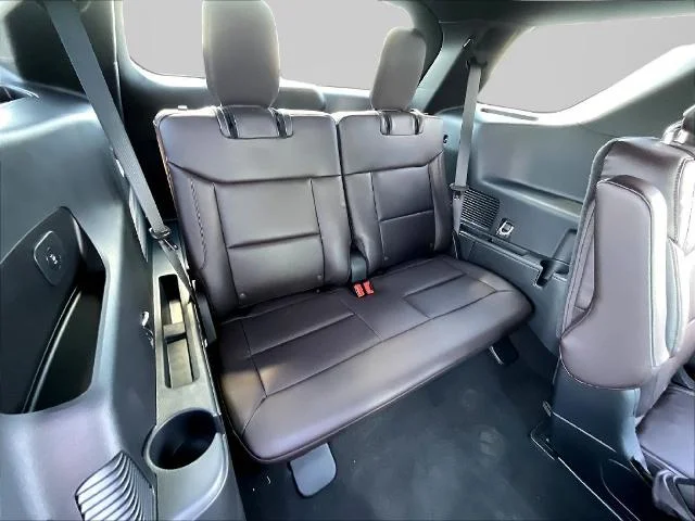 New 2026 Star White Metallic Tri-Coat Ford Platinum™ image 77