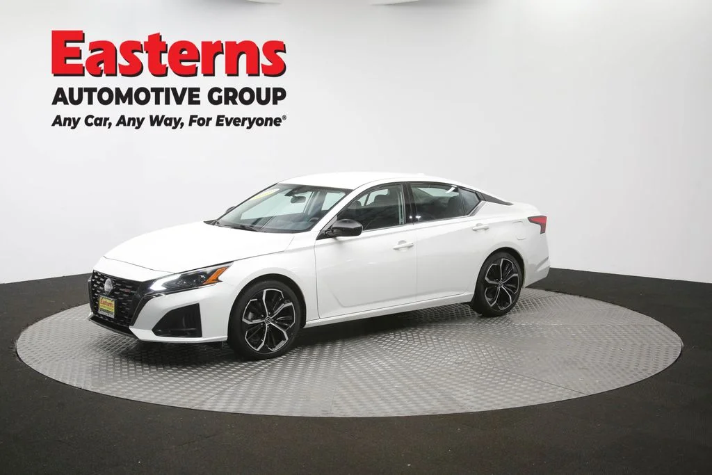 Used 2024 White Nissan 2.5 SR image 56