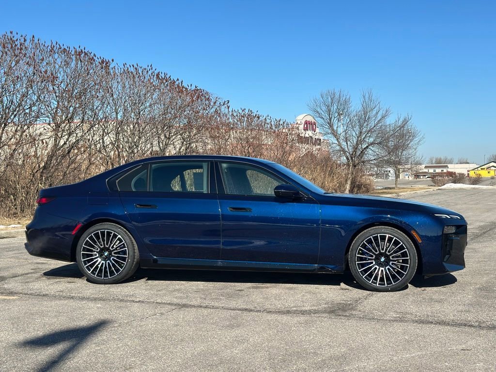 New 2026 Tanzanite Blue II Metallic BMW 760i xDrive image 8
