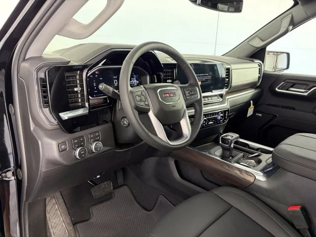 2026 GMC Sierra 1500 SLT - Photo 13