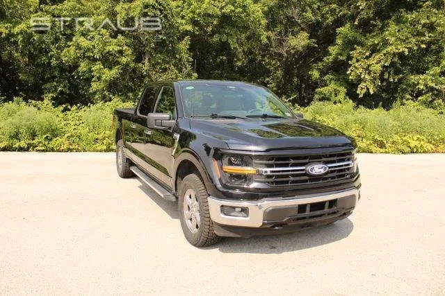Used 2025 Black Metallic Ford XLT image 2