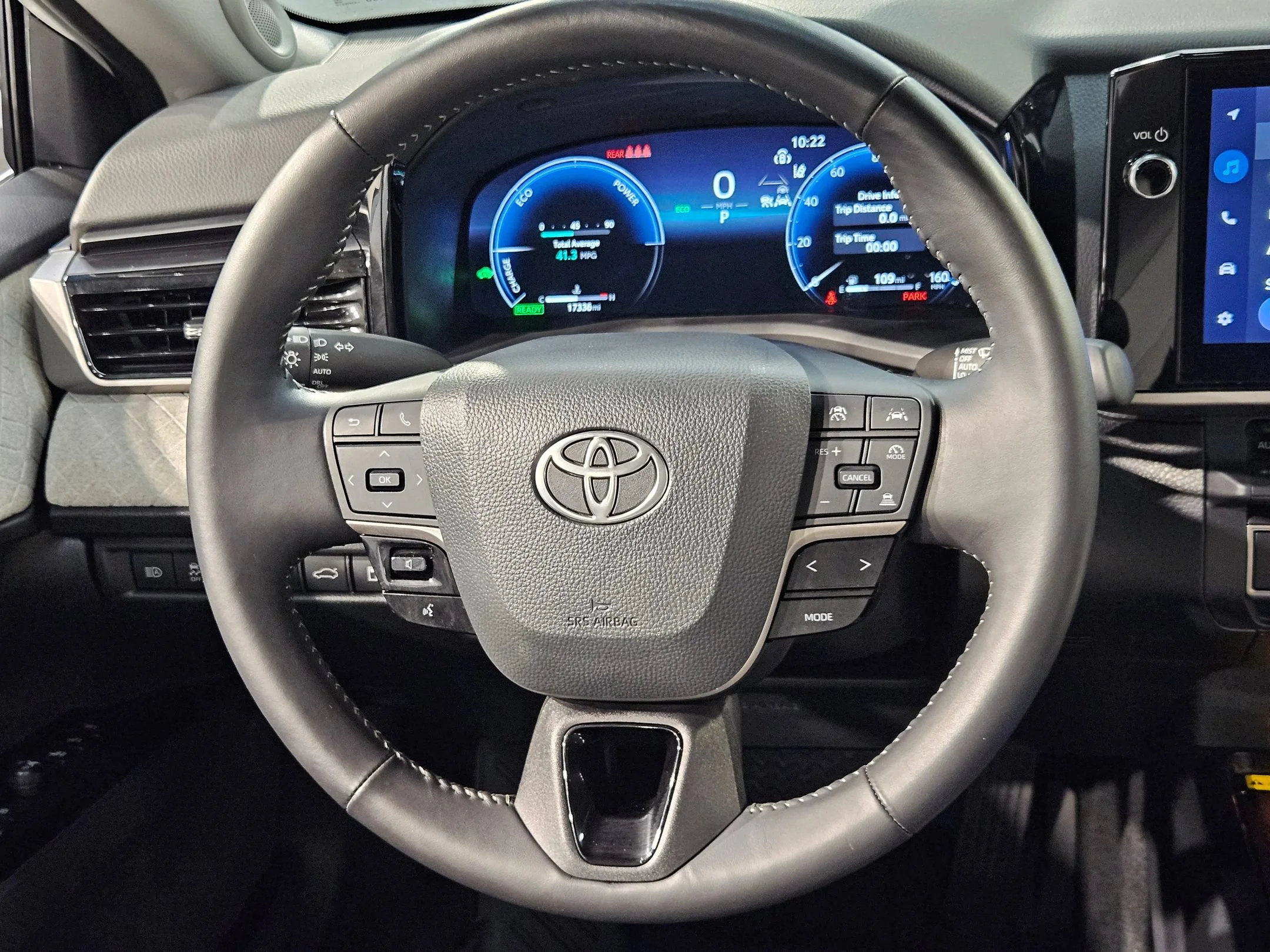 Certified Used 2025 Wind Chill Pearl Toyota XLE image 27