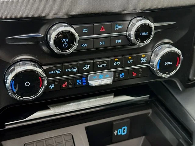2026 Ford F-350 Super Duty Platinum - Photo 16