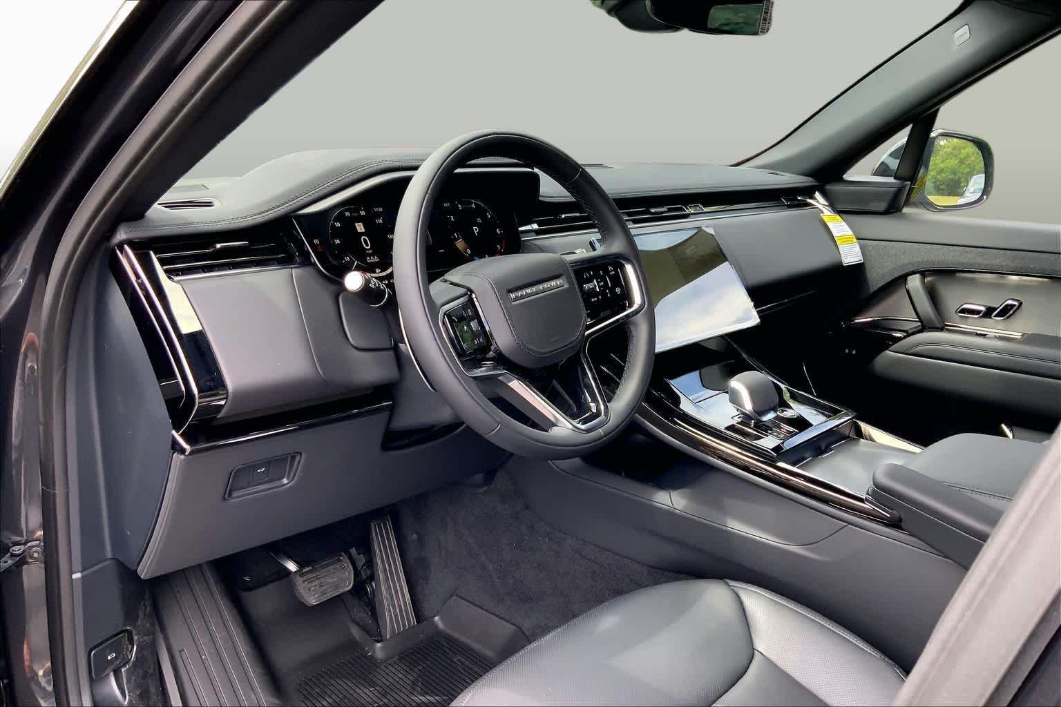New 2026 Carpathian Grey Land Rover SE image 9