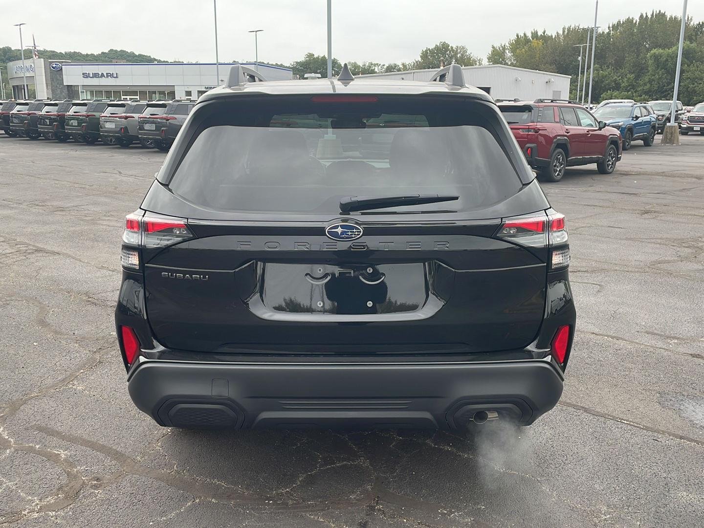 New 2026 CRYSTAL BLACK SILICA Subaru Premium image 4