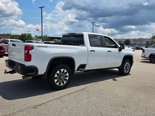 Used 2021 White Chevrolet Custom image 13