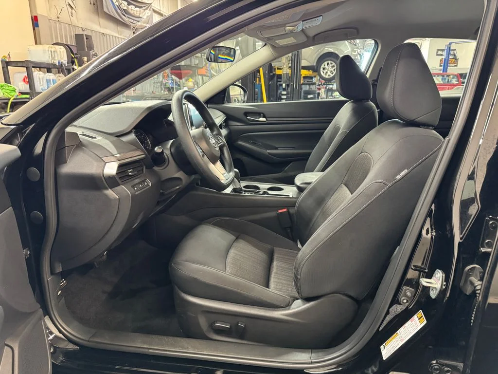 Used 2025 Black Nissan 2.5 SV image 13
