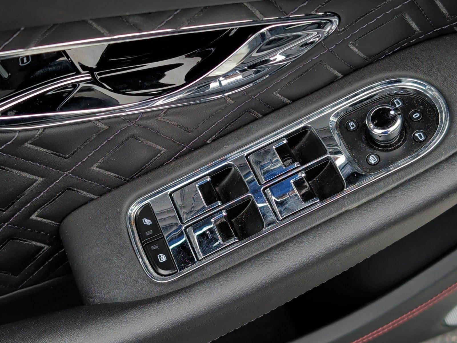 Used 2021 Ghost White Pearlescent by Mulliner Bentley GT V8 image 22