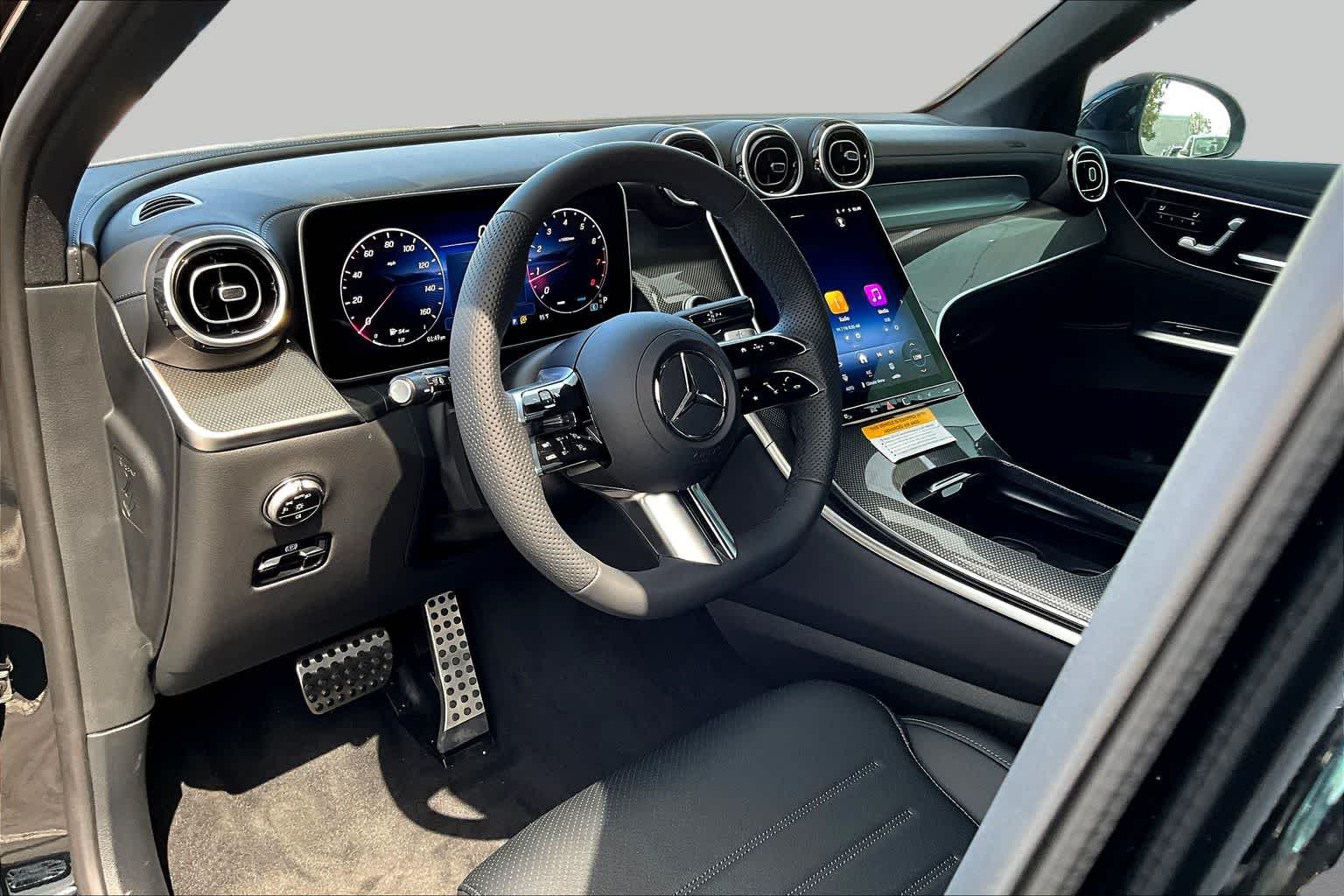 New 2026 Black Mercedes-Benz GLC 300 image 10
