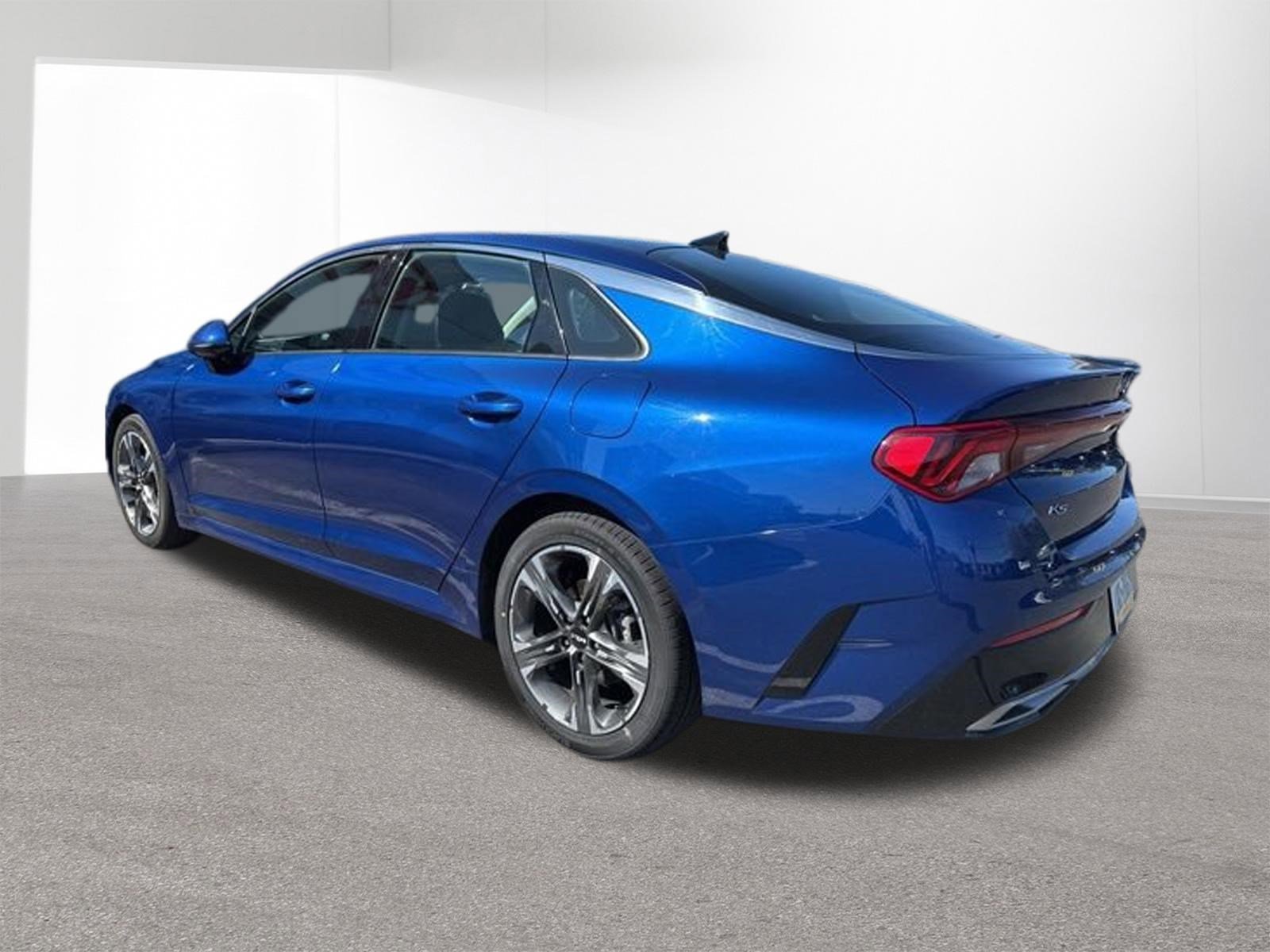 Used 2022 Sapphire Blue Kia EX image 7