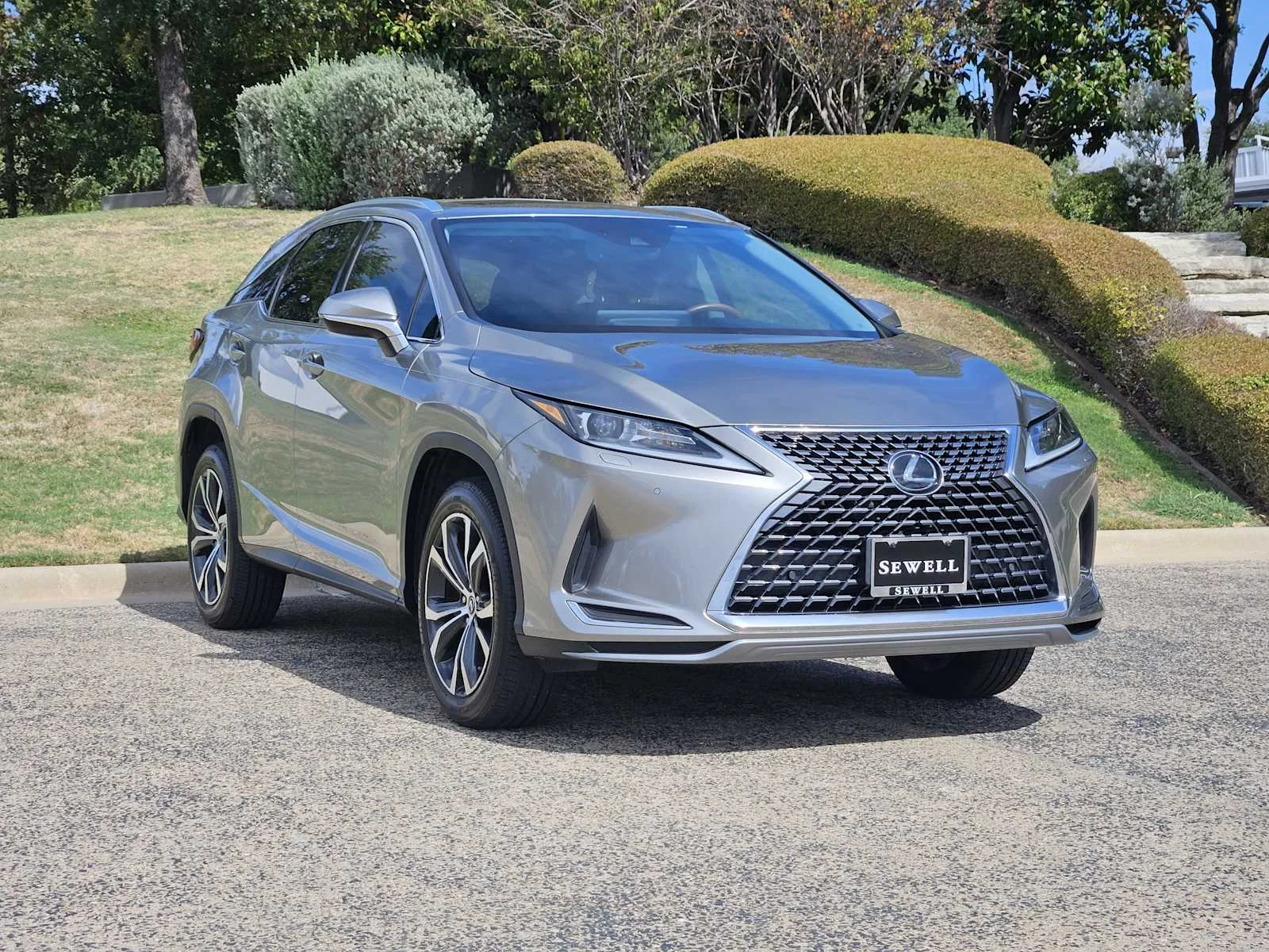Used 2020 Atomic Silver Lexus  image 2