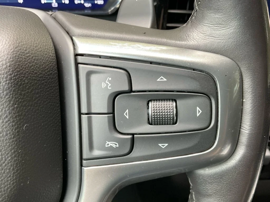 Used 2023 White Chevrolet RST image 37
