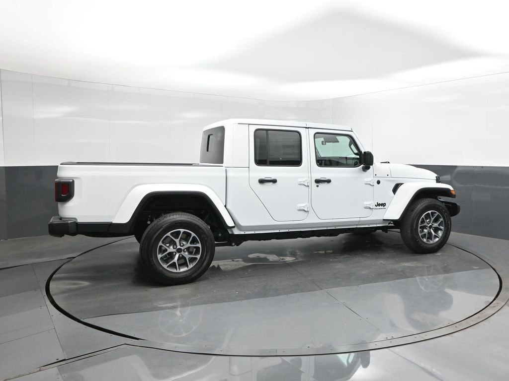 New 2025 Bright White Clear-Coat Exterior Paint Jeep Sport S image 26