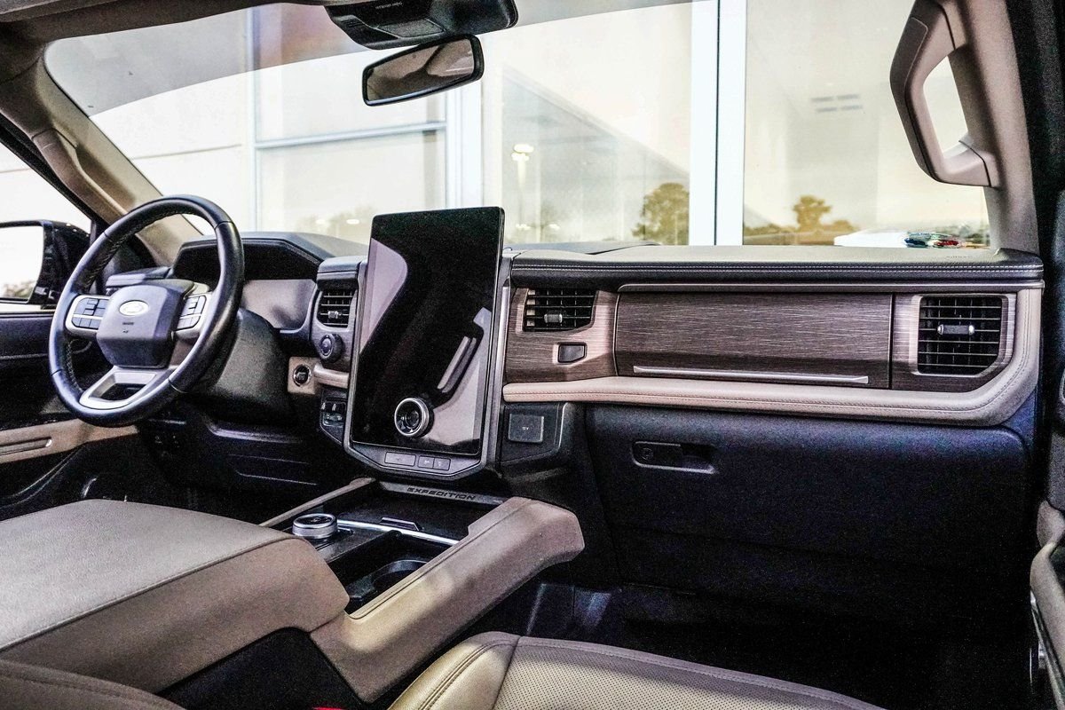 Used 2022 Black Ford Limited image 13