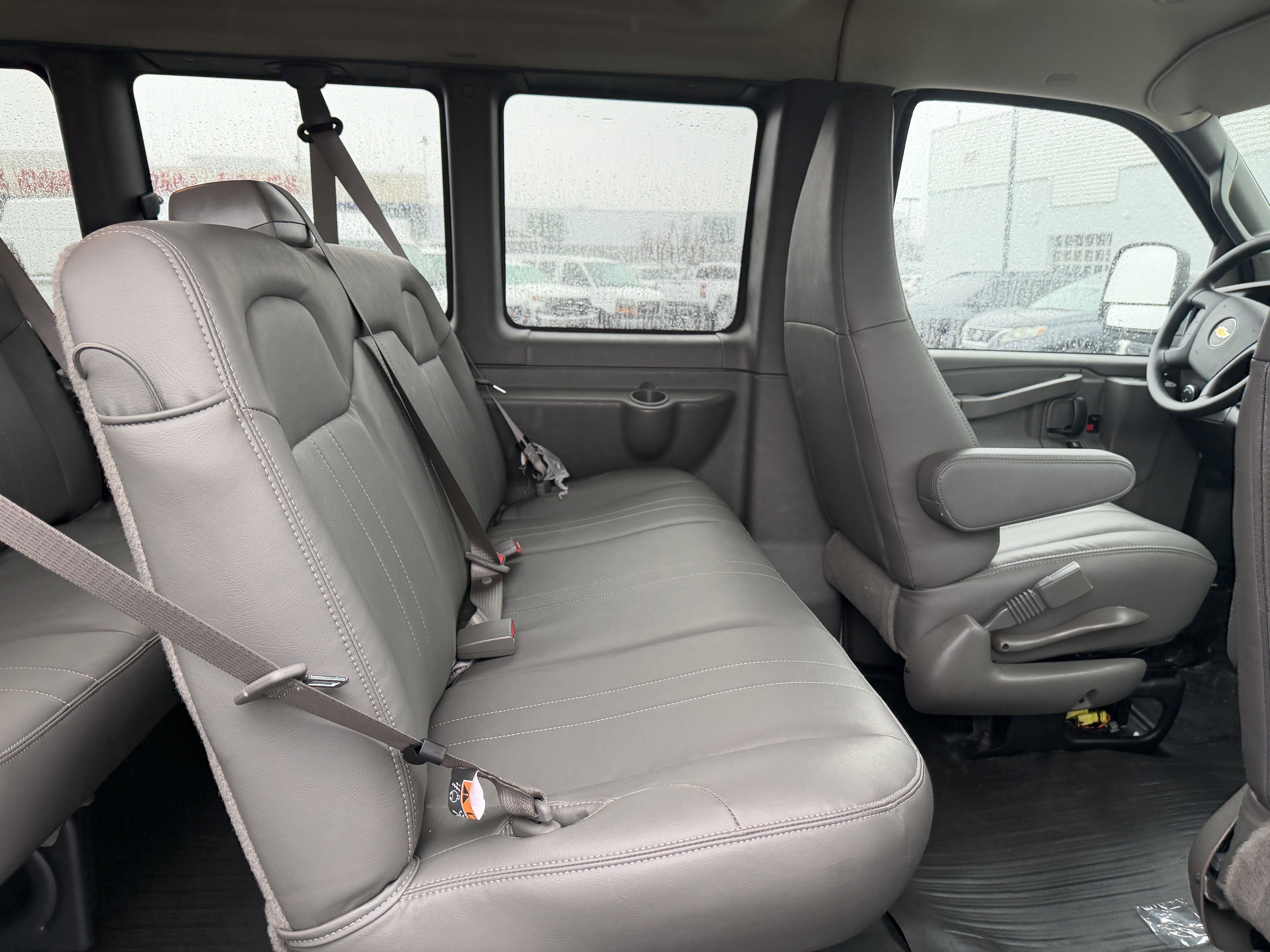 New 2025 Summit White Chevrolet 1LS image 25