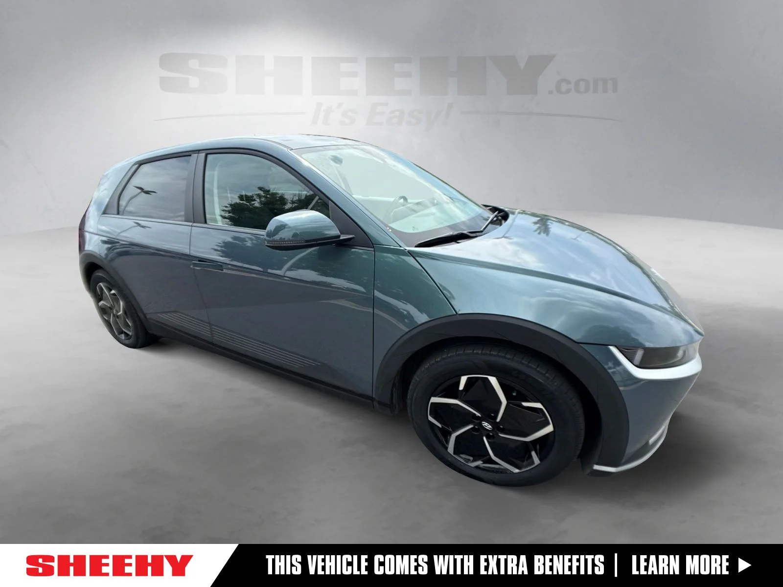 Used 2024 Green Hyundai SEL image 1