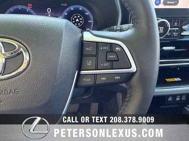 Used 2024  Toyota Platinum image 30
