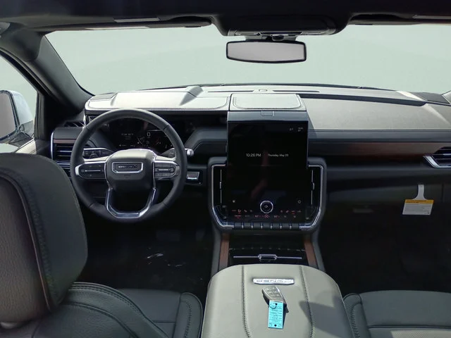 2026 GMC Yukon Denali - Photo 10