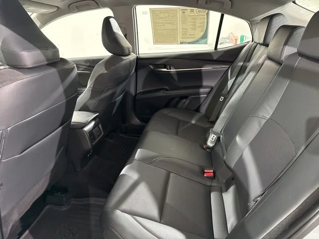Used 2025  Toyota XLE image 16