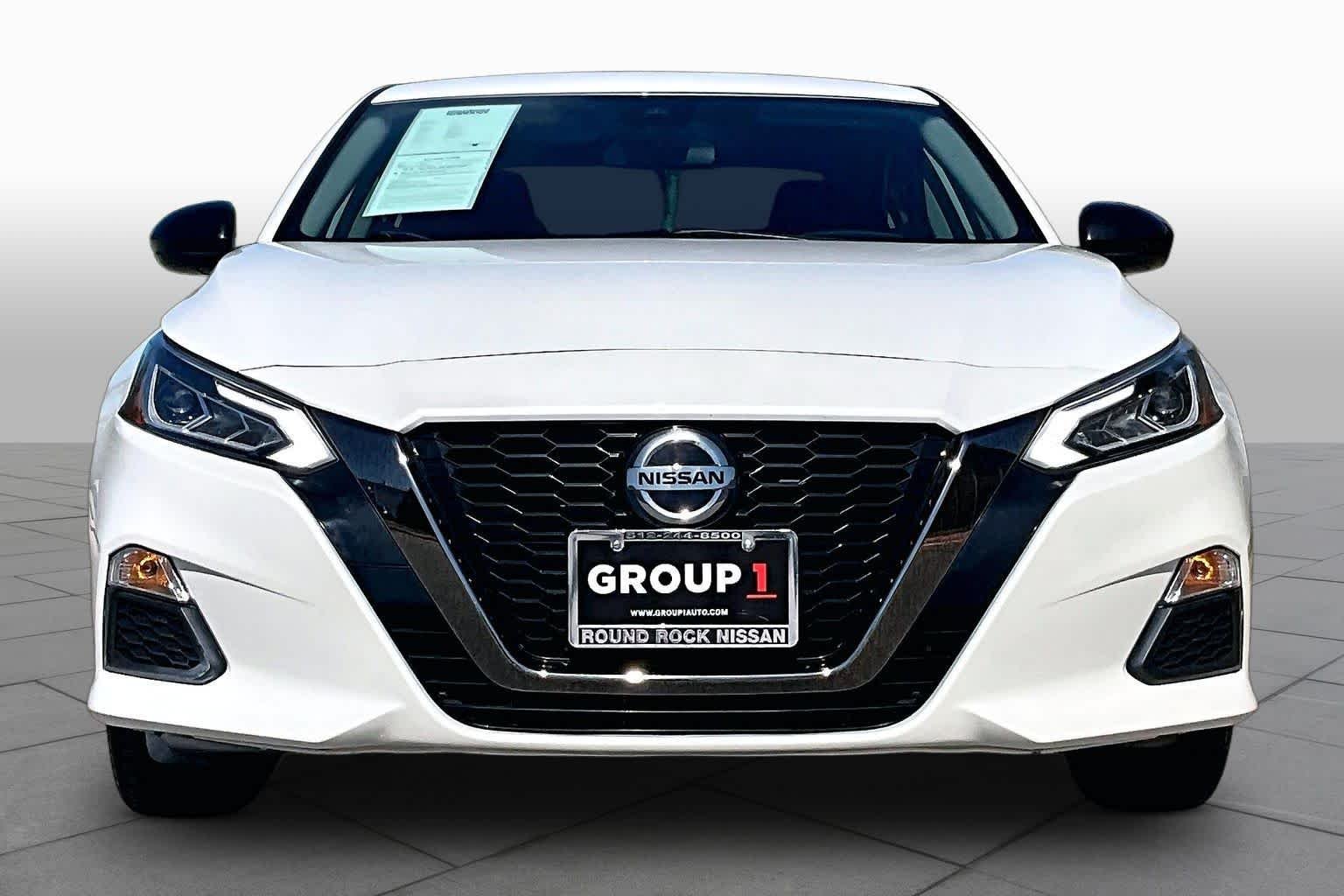Certified Used 2022 Pearl White Tricoat Nissan 2.5 SR image 4