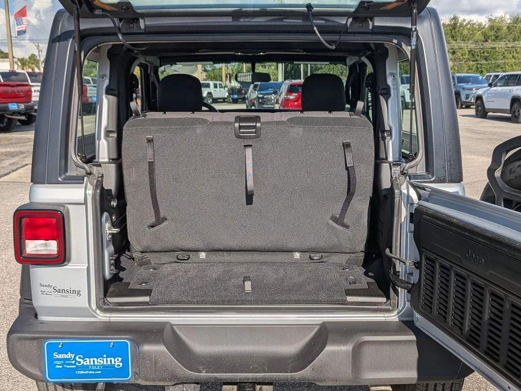 Used 2023 Silver Jeep Sport image 27