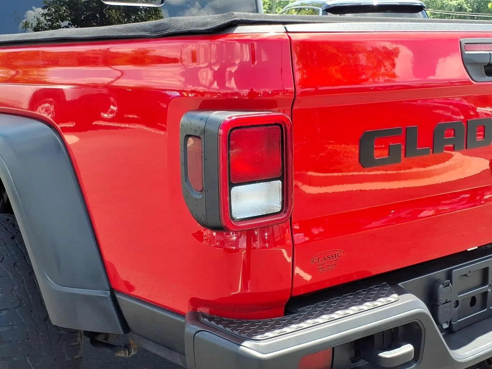 Used 2020 Firecracker Red Jeep Sport S image 17