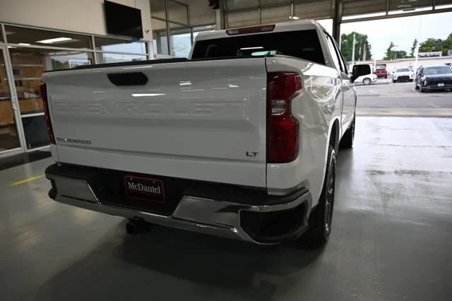 New 2026 Summit White Chevrolet LT (2FL) image 5