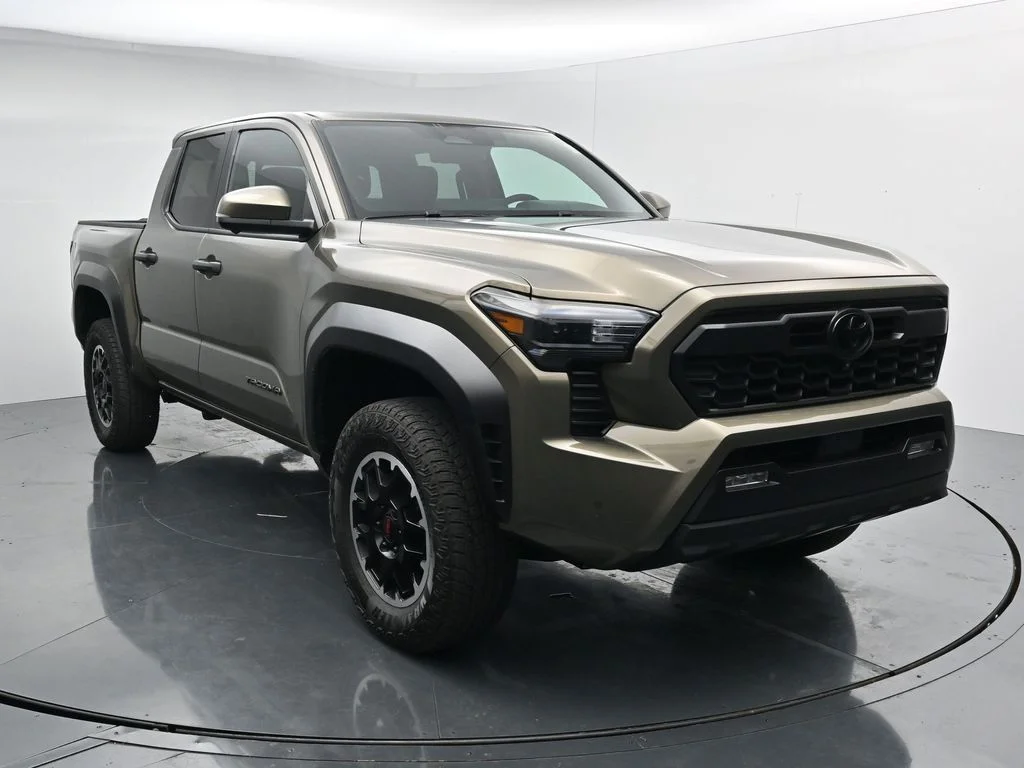 Used 2026  Toyota SR5 image 1
