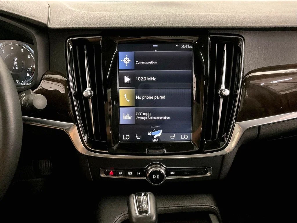 Used 2019 Gray Volvo T6 Momentum image 35